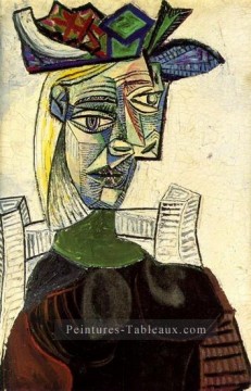  chapeau - Femme assise au chapeau 3 1939 cubiste